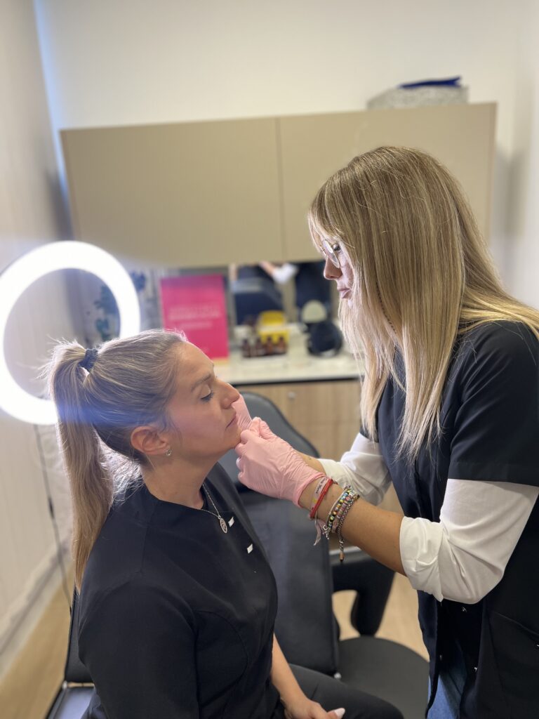 aumento de pomulos en roquetas de mar