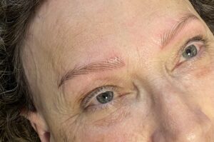 Realismo cejas en Almeria