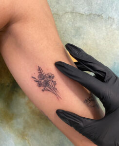 Tatuaje de linea fina en almeria